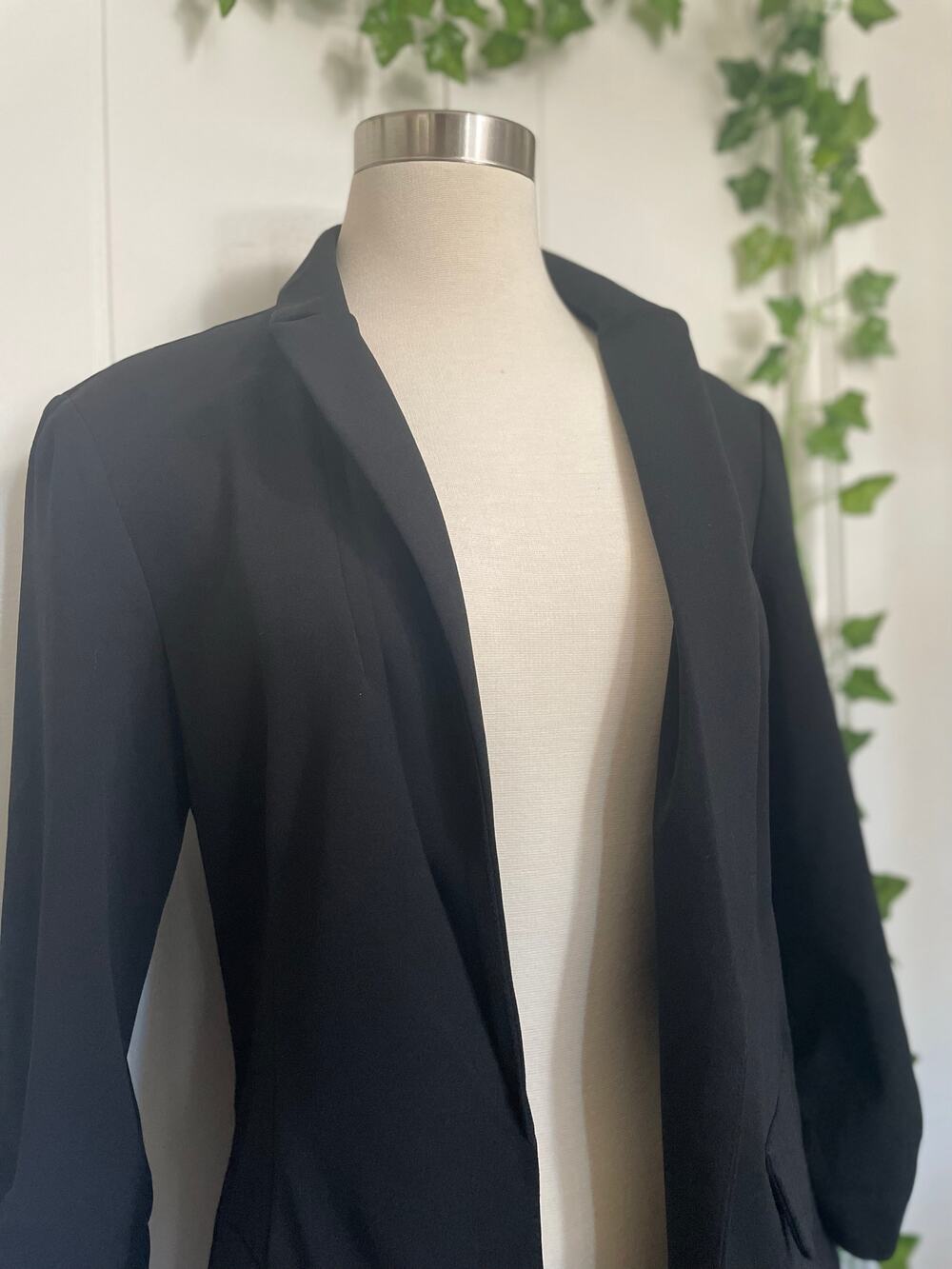 Women’s Black SOHO Apparel ltd Professional Casual Open Blazer Size Medium